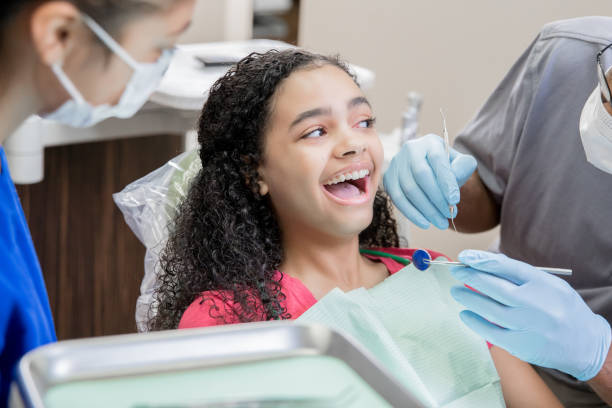 Best Emergency Tooth Extraction  in Ellinwood, KS